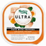 Nutro Chicken Entreé topped with Bites of Real Chicken & Spinach Wet Dog Food
